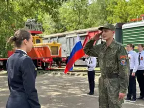 Смотр строя и песни в преддверии Дня России